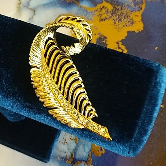 VTG Gold Tone Embellished Stament Leaf Brooch Pin - Picture 11 of 17